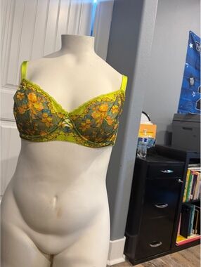 Savage X Fenty Yellow Green Lace Bra